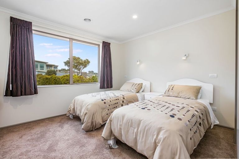 Photo of property in 9 Hollyford Place, Aotea, Porirua, 5024