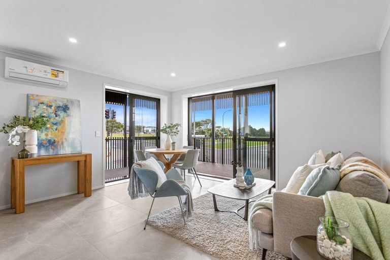 Photo of property in 2/2 Te Rito Road, Hobsonville, Auckland, 0616