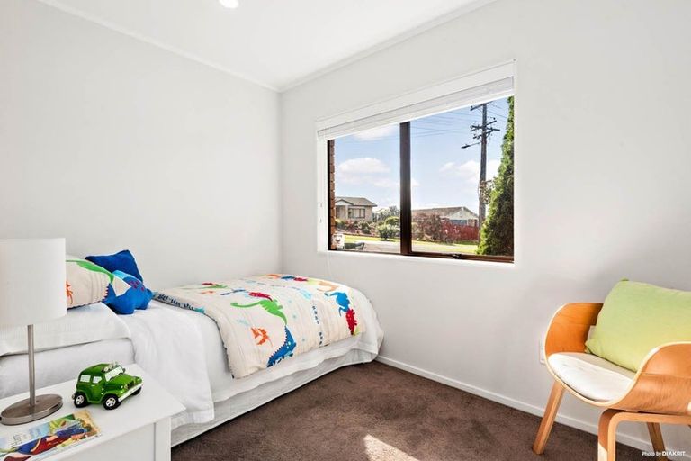 Photo of property in 170 Sturges Road, Henderson, Auckland, 0612