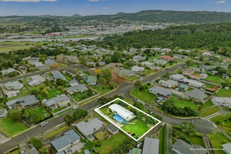 Photo of property in 2 Nikau Place, Parahaki, Whangarei, 0112