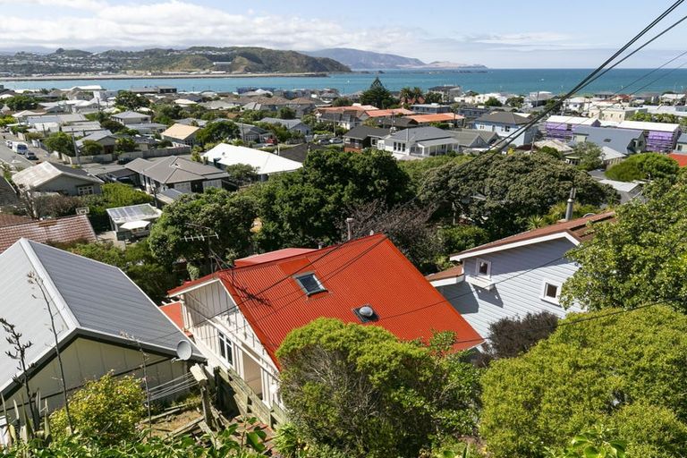 Photo of property in 159 Sutherland Road, Lyall Bay, Wellington, 6022