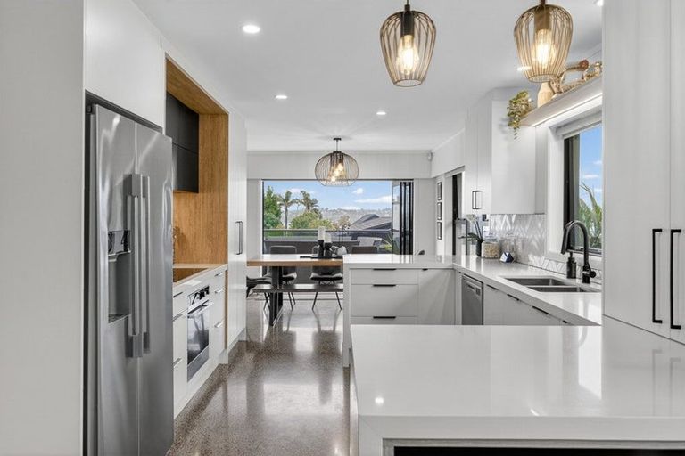 Photo of property in 16 Clyside Avenue, Half Moon Bay, Auckland, 2012