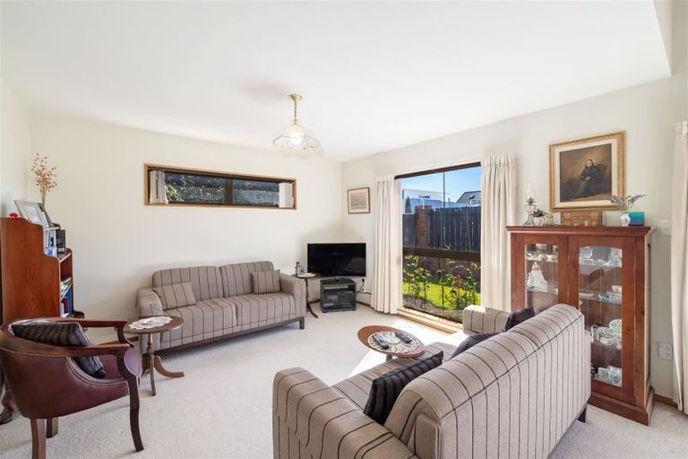 Photo of property in 64 Merivale Lane, Merivale, Christchurch, 8014