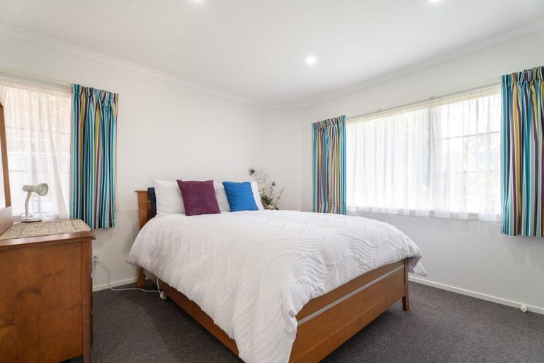 Photo of property in 53 Amesbury Drive, Churton Park, Wellington, 6037