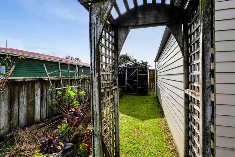 Photo of property in 342 South Road, Hawera, 4610