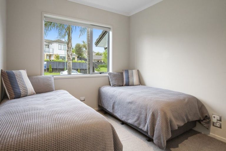 Photo of property in 23 Ina Ville Drive, Pukekohe, 2120