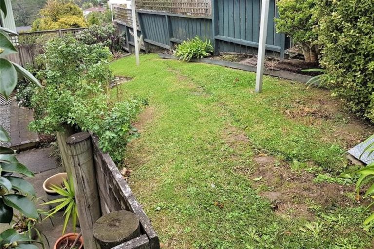 Photo of property in 1/39 Calypso Place, Rothesay Bay, Auckland, 0630