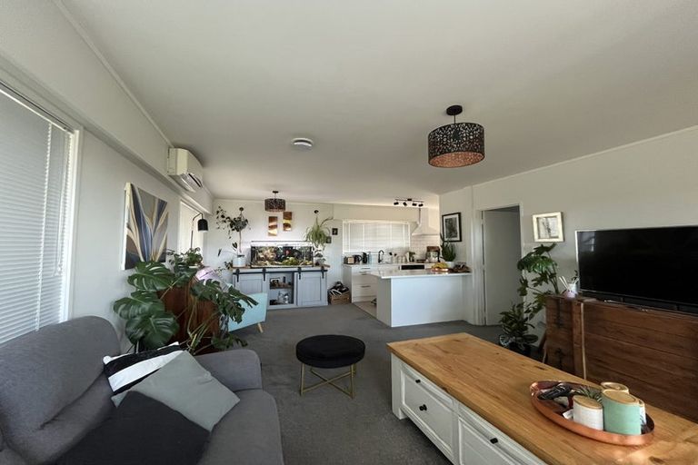 Photo of property in 1 Pleasant Road, Glen Eden, Auckland, 0602