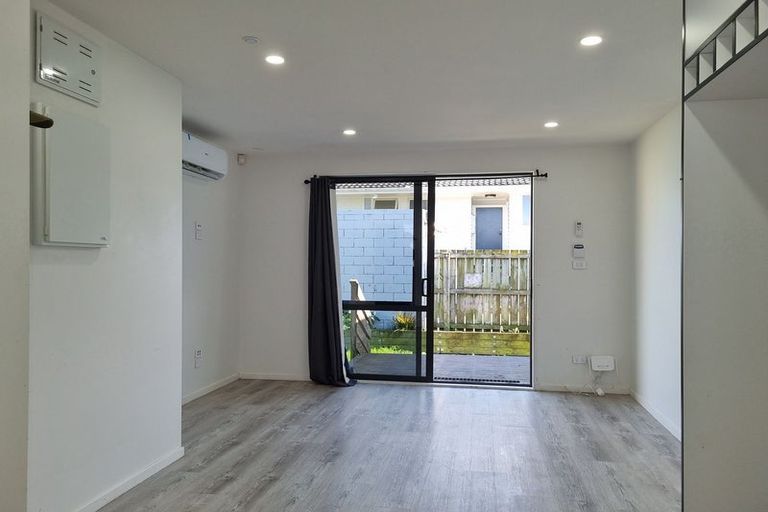 Photo of property in 2 Arnhem Place, Pukekohe, 2120
