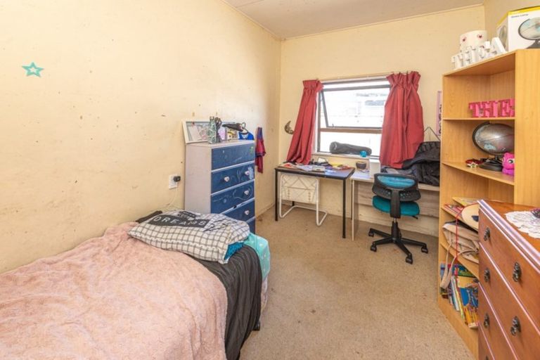 Photo of property in 76 Manuka Street, Castlecliff, Whanganui, 4501