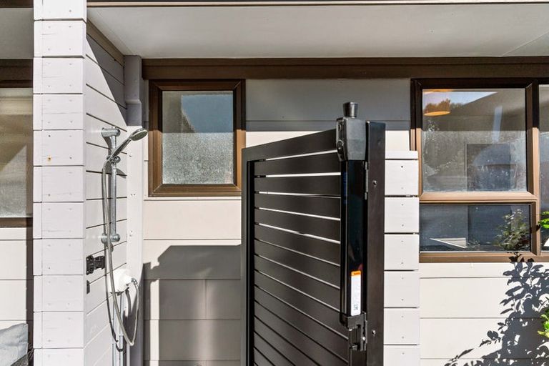 Photo of property in 408 Ocean Road, Whangamata, 3620