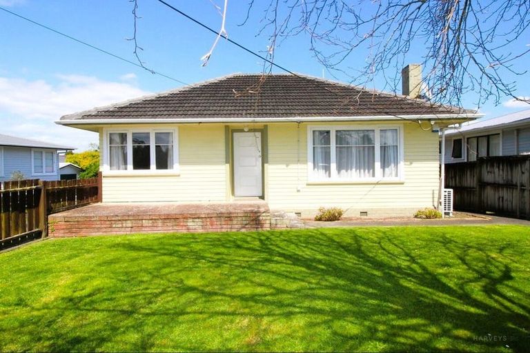 Photo of property in 48 Strid Road, Te Atatu South, Auckland, 0610