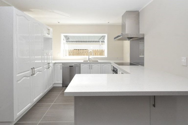 Photo of property in 2/45 Great South Road, Papakura, 2110