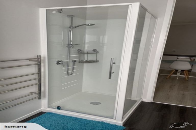 Photo of property in 124 Amesbury Drive, Churton Park, Wellington, 6037