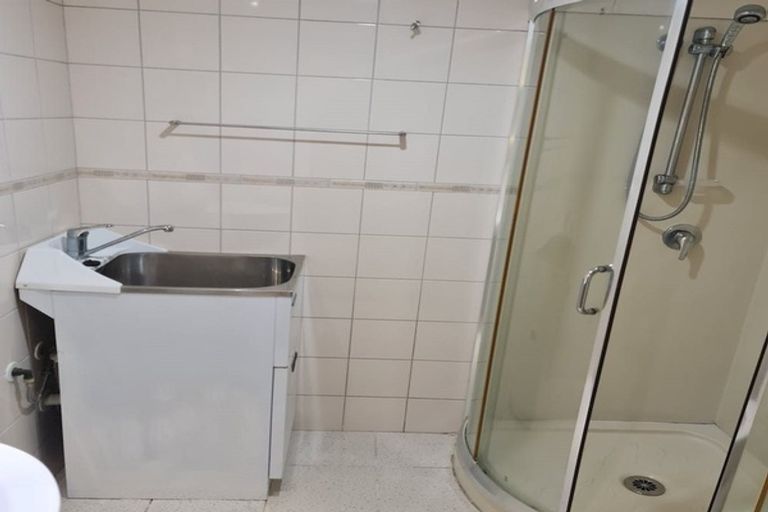 Photo of property in 7 Helga Crescent, Te Atatu Peninsula, Auckland, 0610