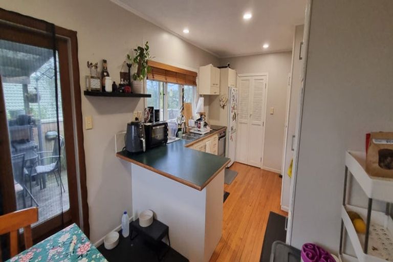 Photo of property in 17c Arran Road, Browns Bay, Auckland, 0630