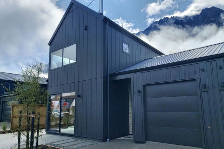 Photo of property in 77 Spur Ridge Rise, Jacks Point, 9371