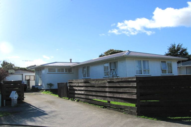 Photo of property in 10 Kerepehi Grove, Wainuiomata, Lower Hutt, 5014