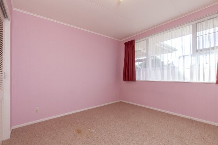 Photo of property in 30a Rewarewa Crescent, Waikanae, 5036