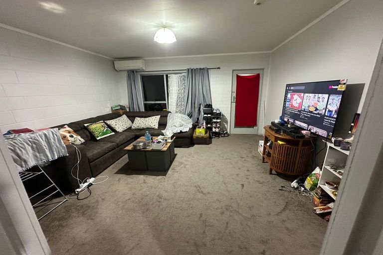 Photo of property in 2 Paton Avenue, Te Atatu South, Auckland, 0610