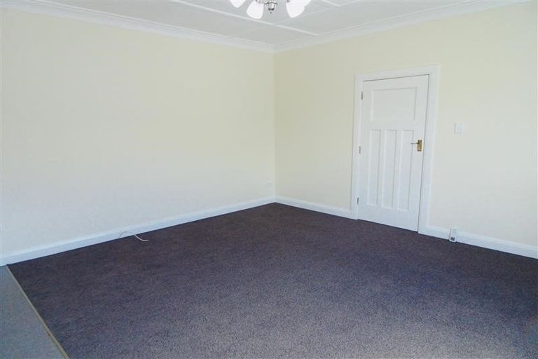 Photo of property in 14 Calvert Road, Moturoa, New Plymouth, 4310