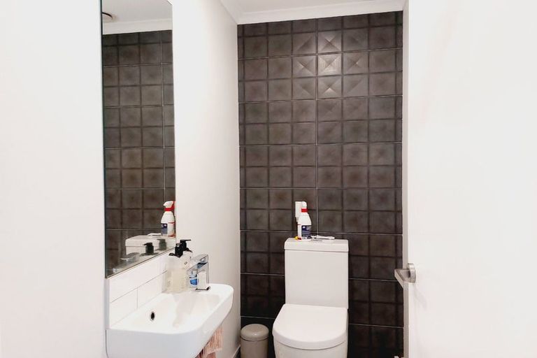 Photo of property in 40 Hobsonville Point Road, Hobsonville, Auckland, 0616