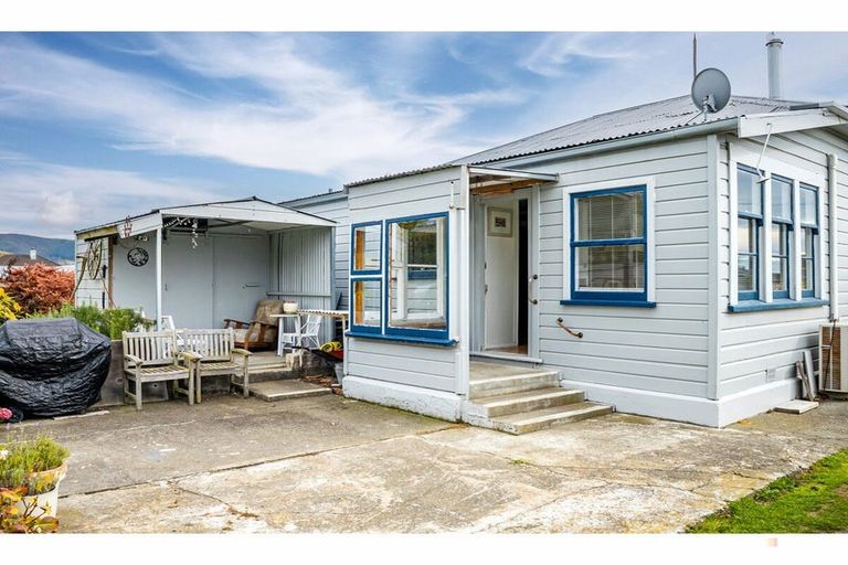 Photo of property in 32 Augustine Street, Waimate, 7924