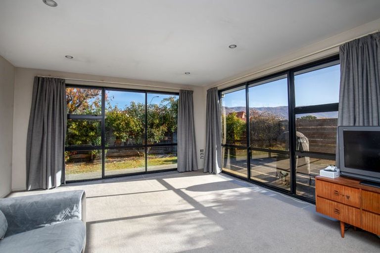 Photo of property in 90 Inniscort Street, Cromwell, 9310