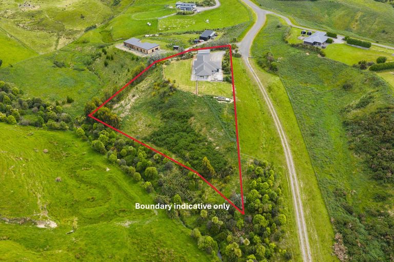 Photo of property in 52 Highland View Drive, Tokomaru, Palmerston North, 4474