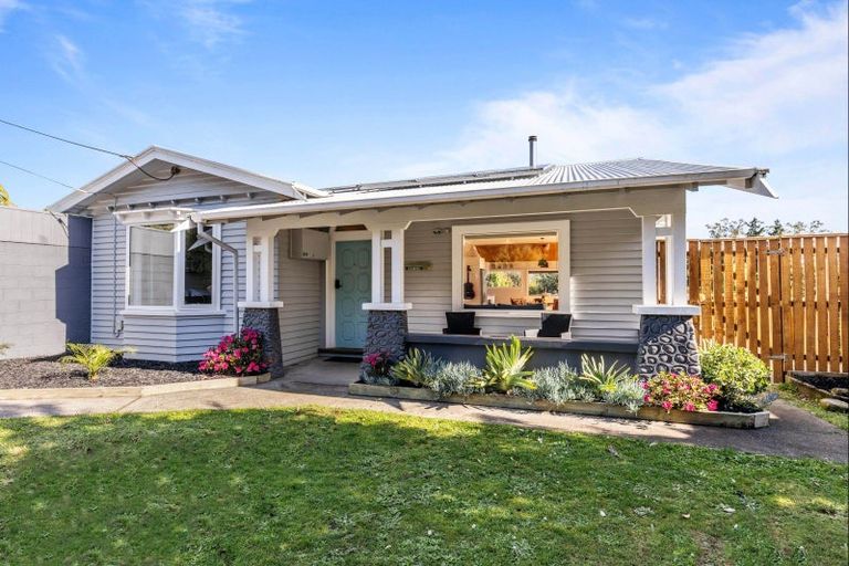 Photo of property in 44 Victoria Road, New Plymouth, 4310