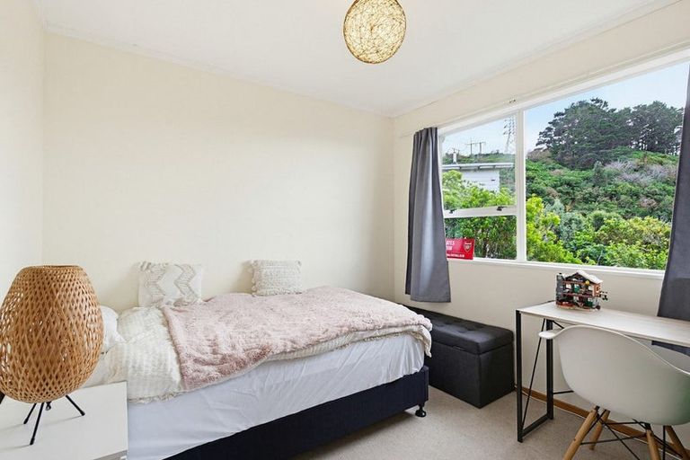 Photo of property in 5b Oldham Way, Crofton Downs, Wellington, 6035