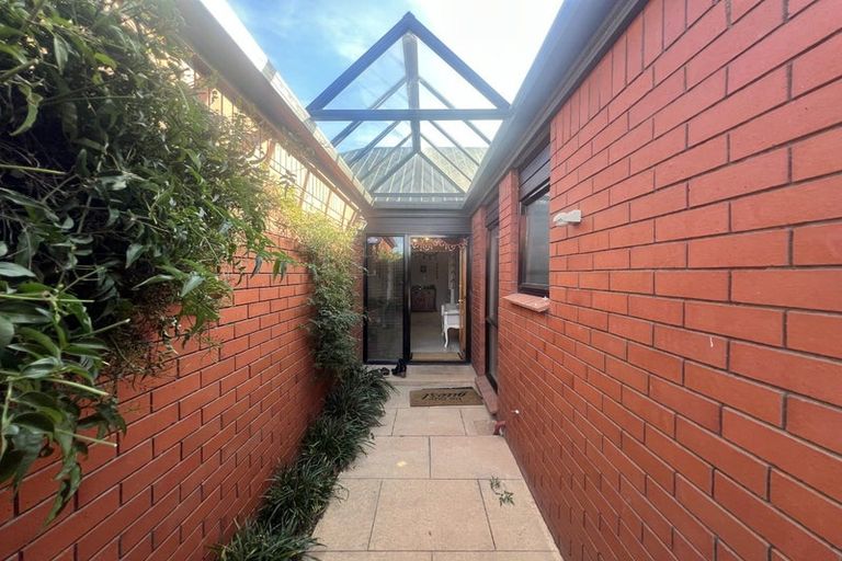 Photo of property in 93 Apsley Drive, Avonhead, Christchurch, 8042