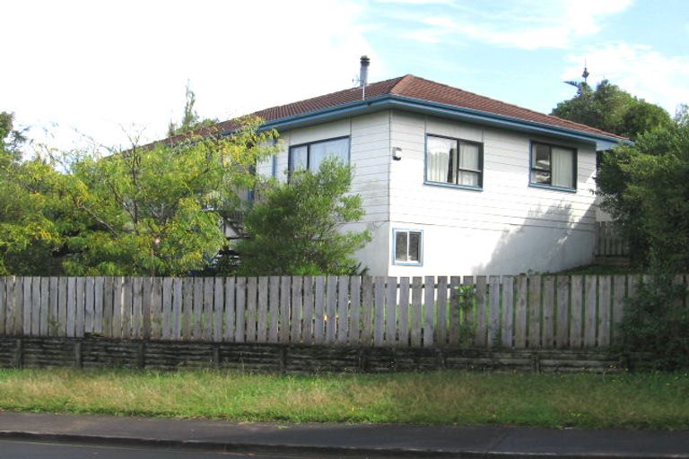 Photo of property in 14 Quincey Place, Massey, Auckland, 0614