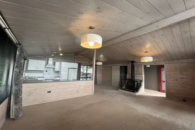 Photo of property in 112 Heta Road, Highlands Park, New Plymouth, 4312