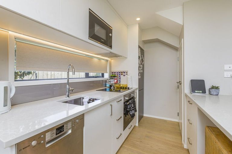 Photo of property in 52 Koro Lane, Mangere Bridge, Auckland, 2022