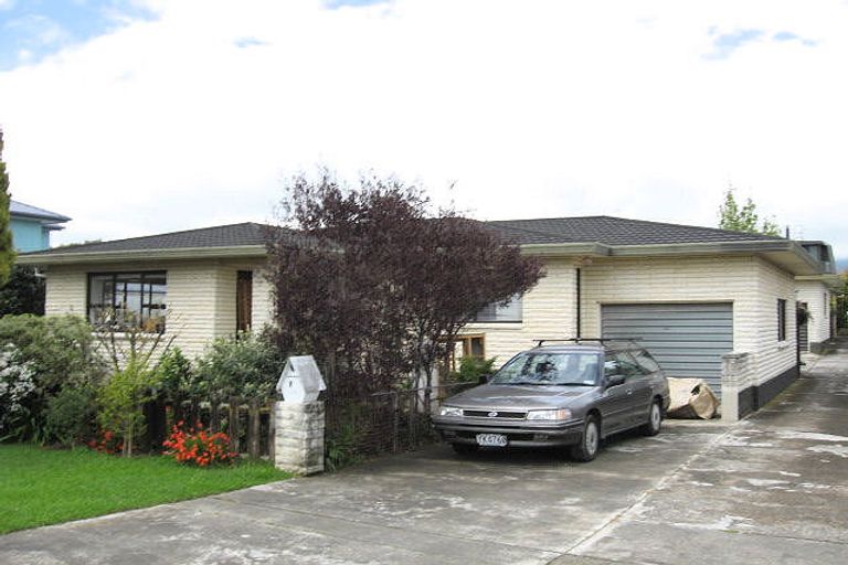 Photo of property in 7 Martin Street, Monaco, Nelson, 7011