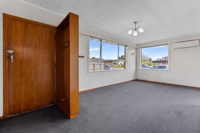 Photo of property in 1/378 Devon Street East, Strandon, New Plymouth, 4312