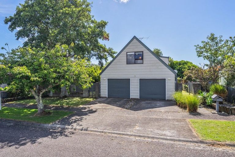 Photo of property in 11 Renata Road, Otaki, 5512