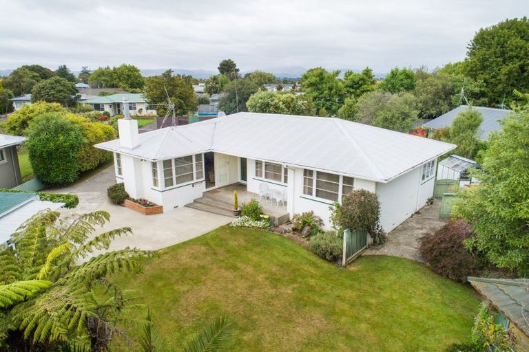 Photo of property in 4 Duna Place, Takaro, Palmerston North, 4412