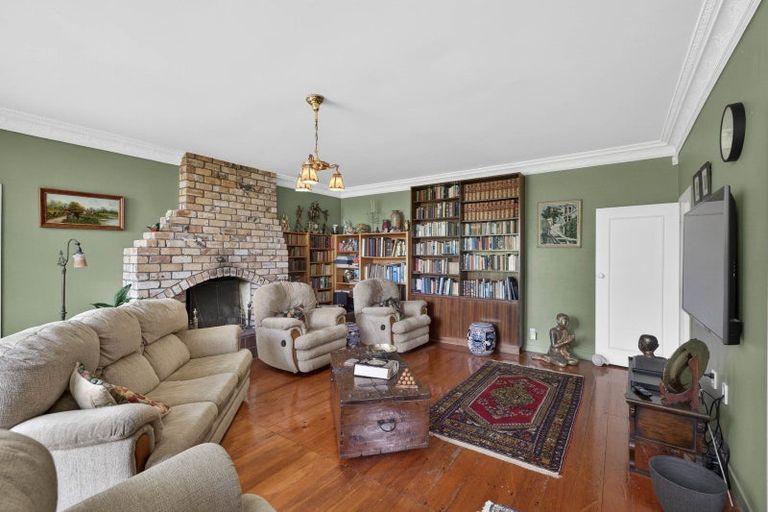 Photo of property in 120 Vauxhall Road, Narrow Neck, Auckland, 0624