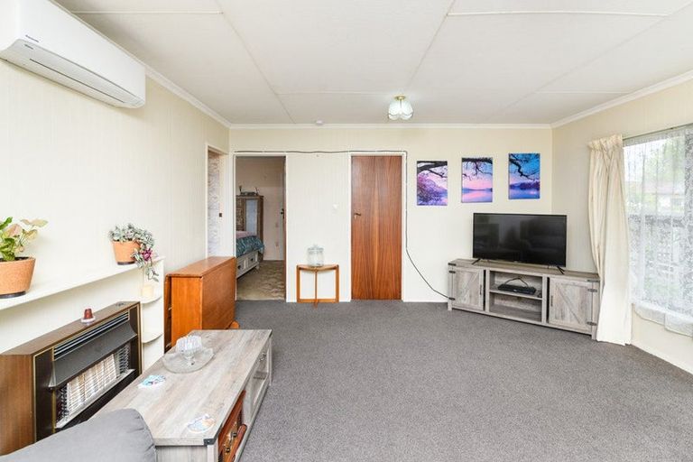 Photo of property in 2 Bethel Court, Milson, Palmerston North, 4414