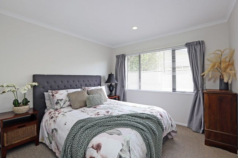 Photo of property in 24 Chelsea Drive, Taradale, Napier, 4112