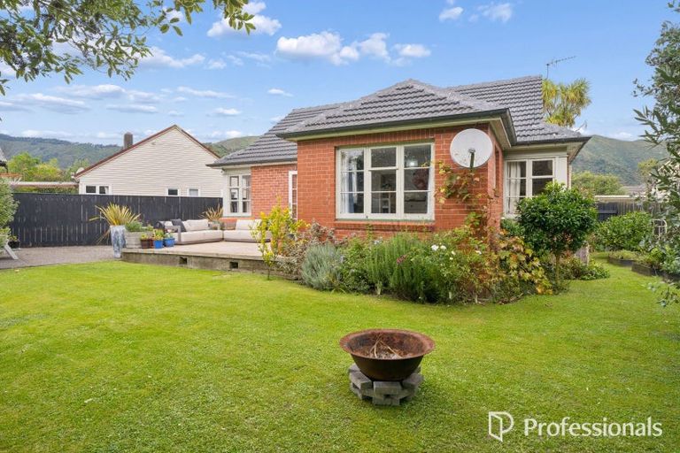 Photo of property in 6 Anson Grove, Naenae, Lower Hutt, 5011