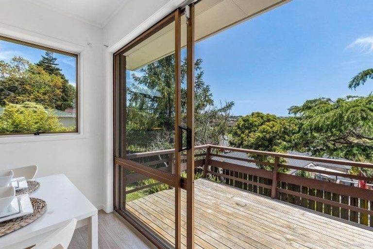 Photo of property in 2/12 Hollyhock Place, Browns Bay, Auckland, 0630