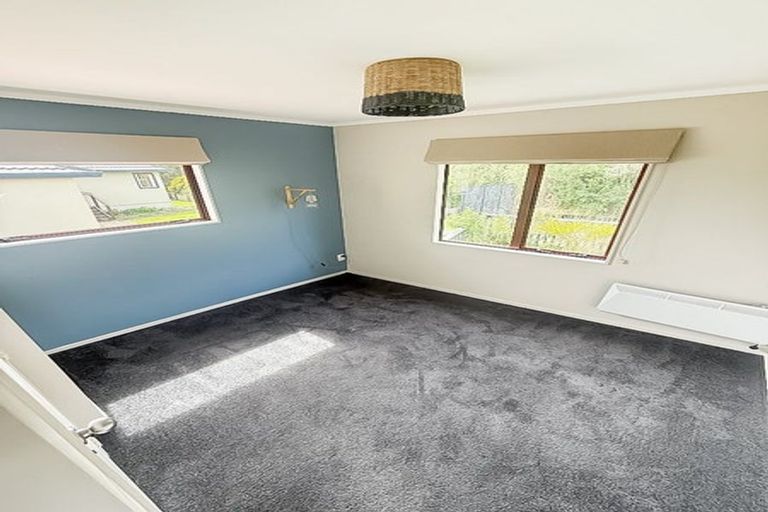 Photo of property in 111 Woodman Drive, Tawa, Wellington, 5028