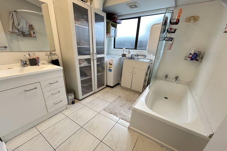 Photo of property in 626 Te Atatu Road, Te Atatu Peninsula, Auckland, 0610