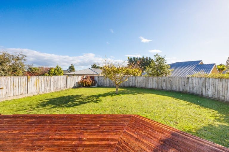 Photo of property in 5 Abby Road, Fitzherbert, Palmerston North, 4410