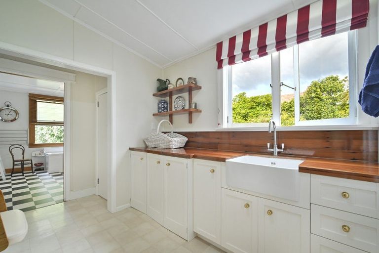 Photo of property in 1205a Karamu Road North, Mayfair, Hastings, 4122
