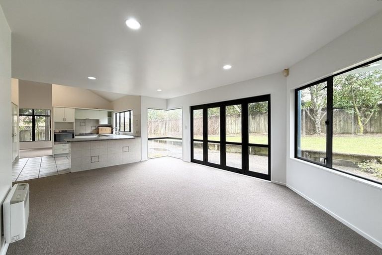 Photo of property in 6 Lucas Way, Albany, Auckland, 0632