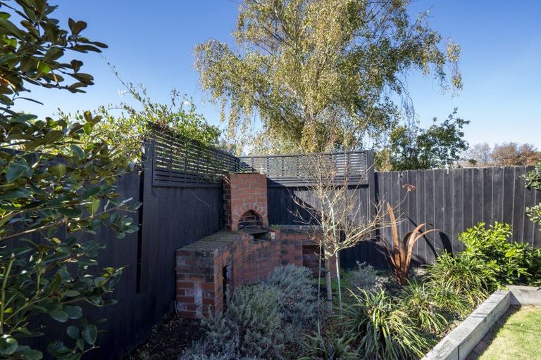 Photo of property in 2/8 Hurst Place, Parklands, Christchurch, 8083